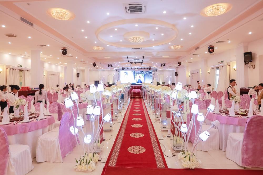 Nhà hàng Cọ dầu - Bờ hồ Long Ẩn - P.Bửu Long